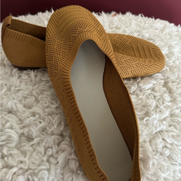 Flats - Picture 2 of 3